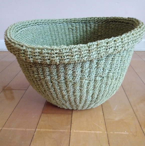 Woven Basket EUC - Picture 1 of 4